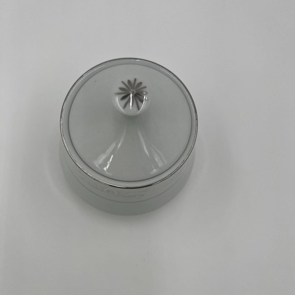 Crown Ming Fine China Sugar Bowl with Lid Silver Trim Floral Pattern - Picture 5 of 10